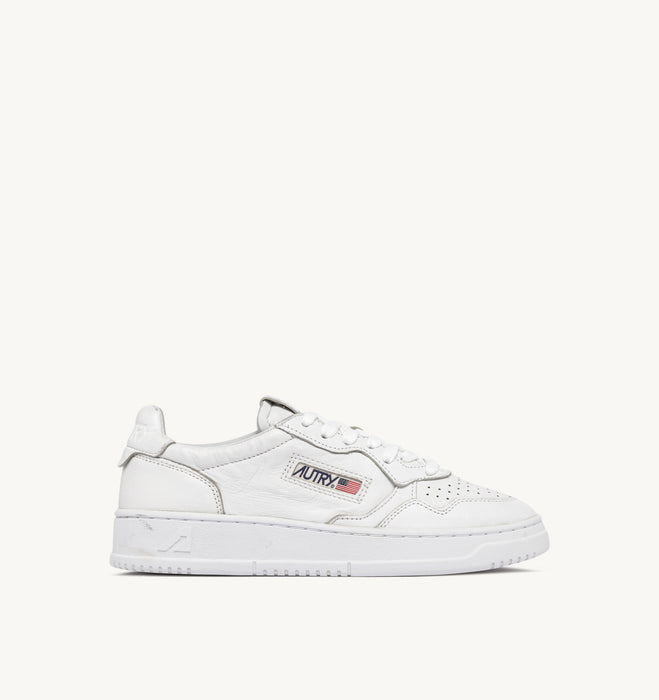 Autry Sneaker Medalist in Solid Goat White