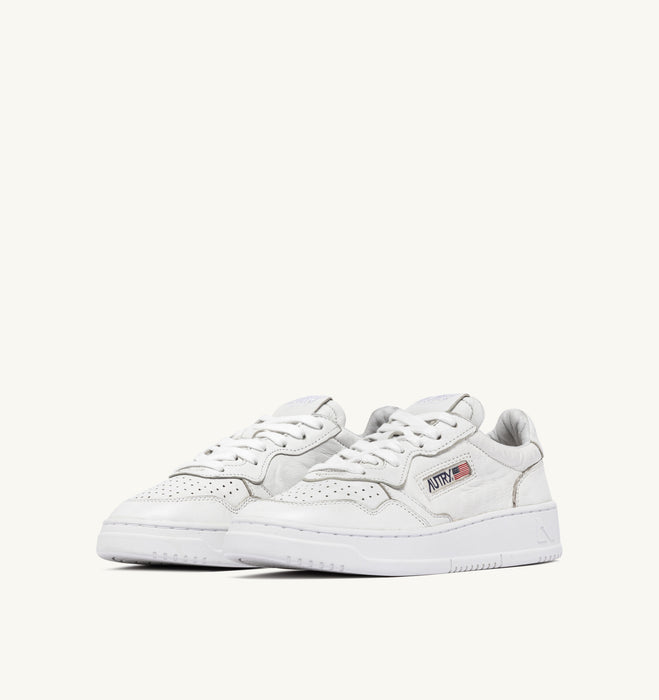 Autry Sneaker Medalist in Solid Goat White