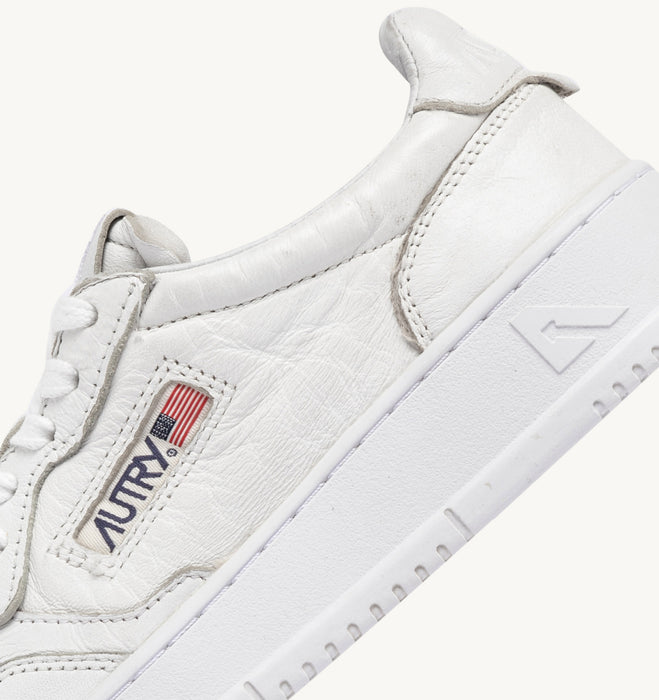 Autry Sneaker Medalist in Solid Goat White