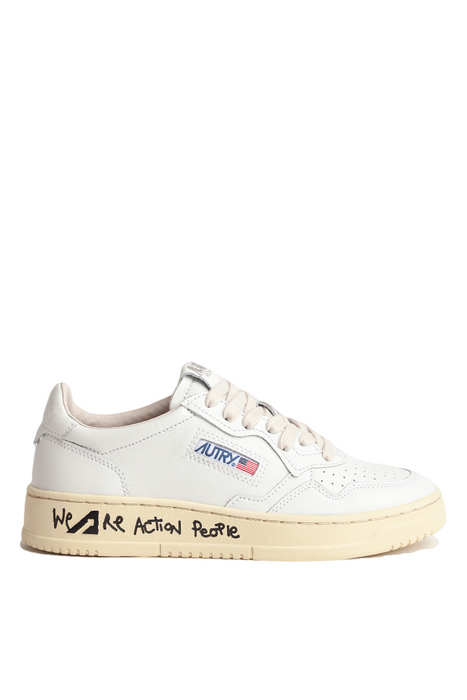 Autry Sneaker 01 Low Woman "We Are Action People"